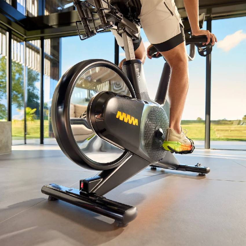 Life Fitness C1 Exercise Bike with Go console - Image 2